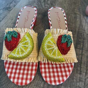 Betsey Johnson Women's Lindyy Slide Sandal